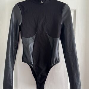 NWT Maniere De Voir Black Long Sleeve Bodysuit